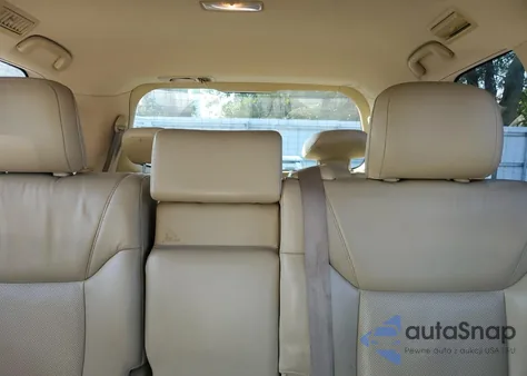 2011 Lexus Lx 570 z USA, uszkodzony, nr VIN JTJHY7AX1B4078876